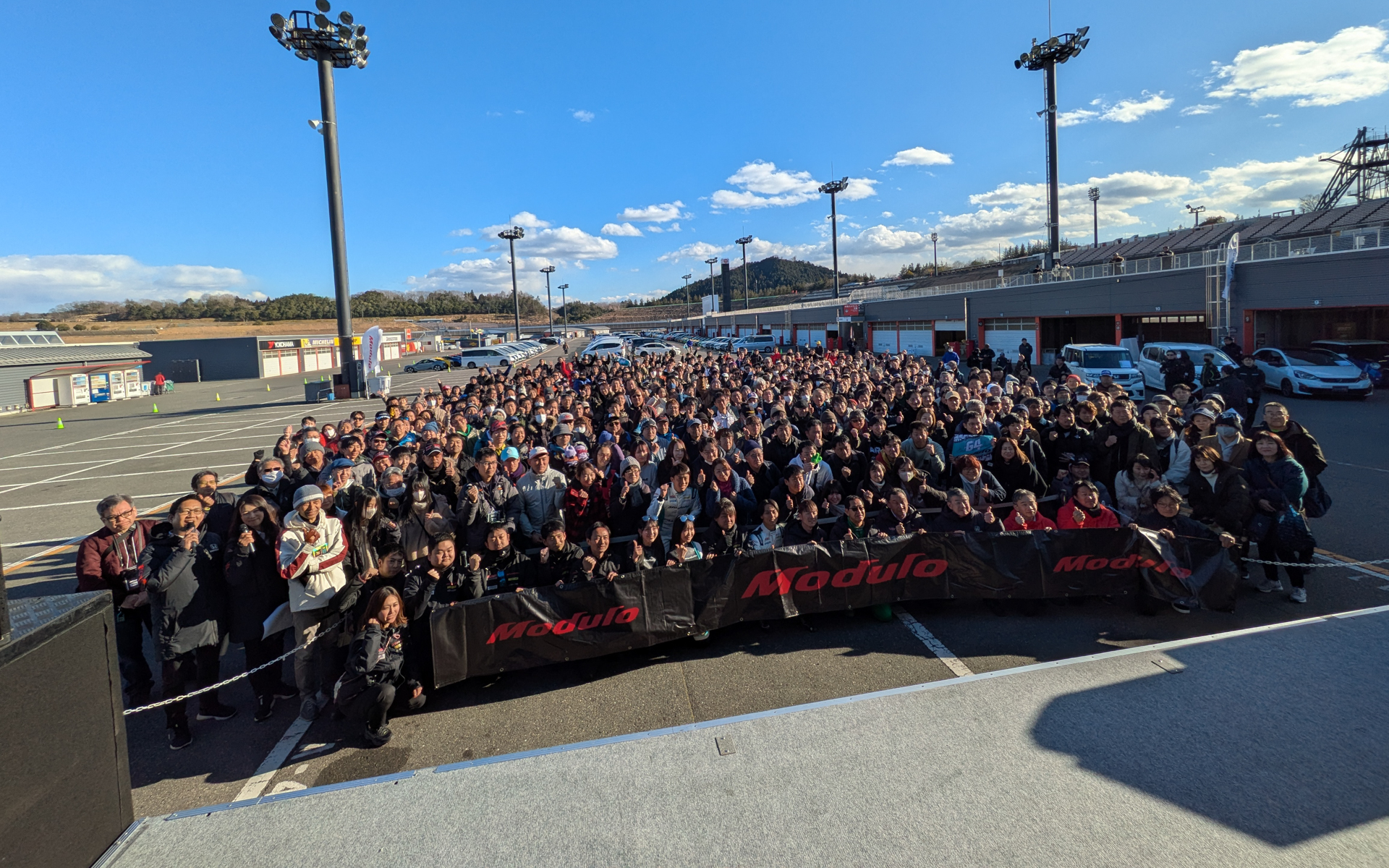 パレードラン前に第1パドックにて記念撮影