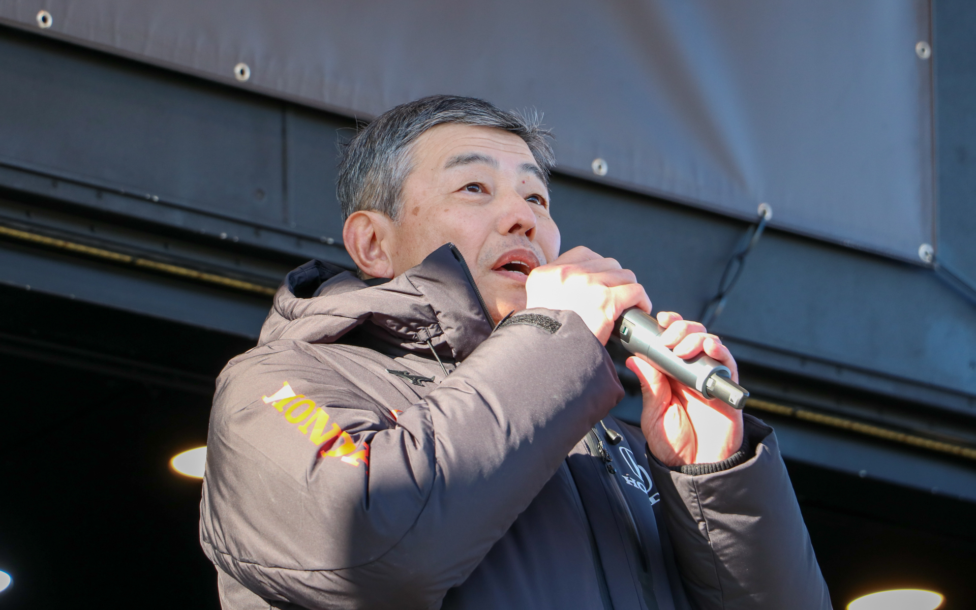 締めくくりのあいさつを行なう株式会社ホンダアクセス 代表取締役社長 酒井富志也氏