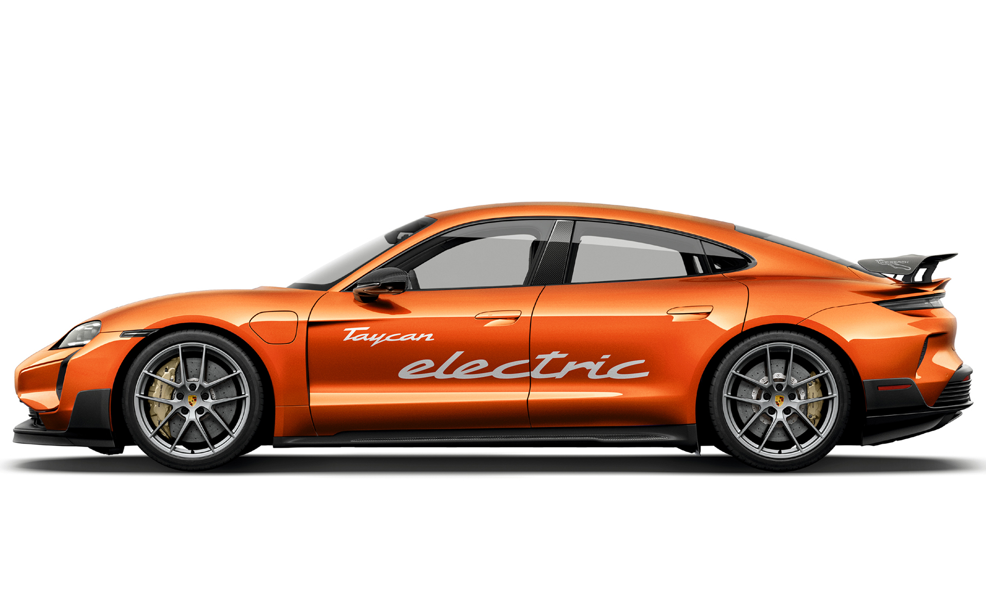 タイカンは「先導車」として東京マラソン2025を支援