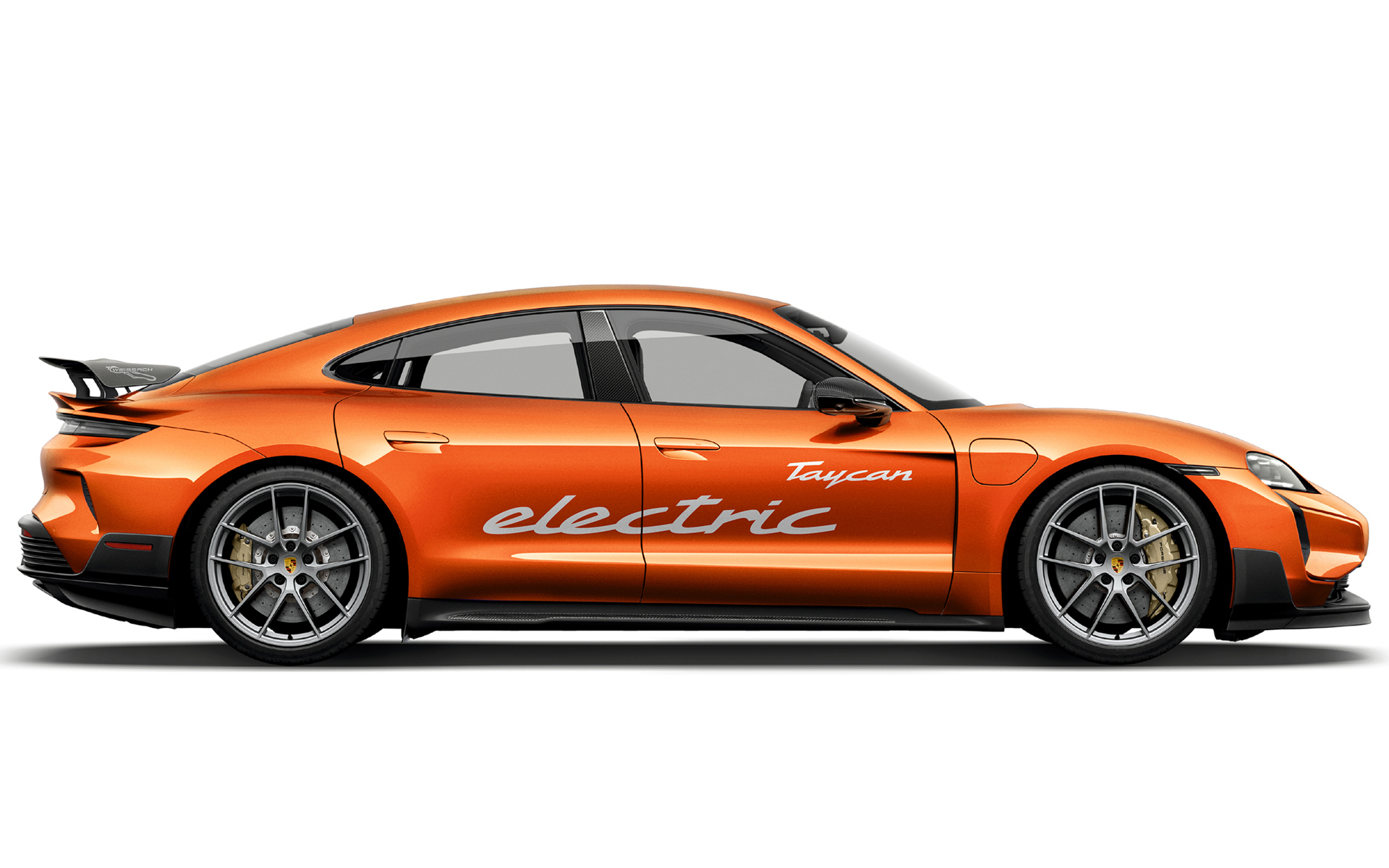 タイカンは「先導車」として東京マラソン2025を支援