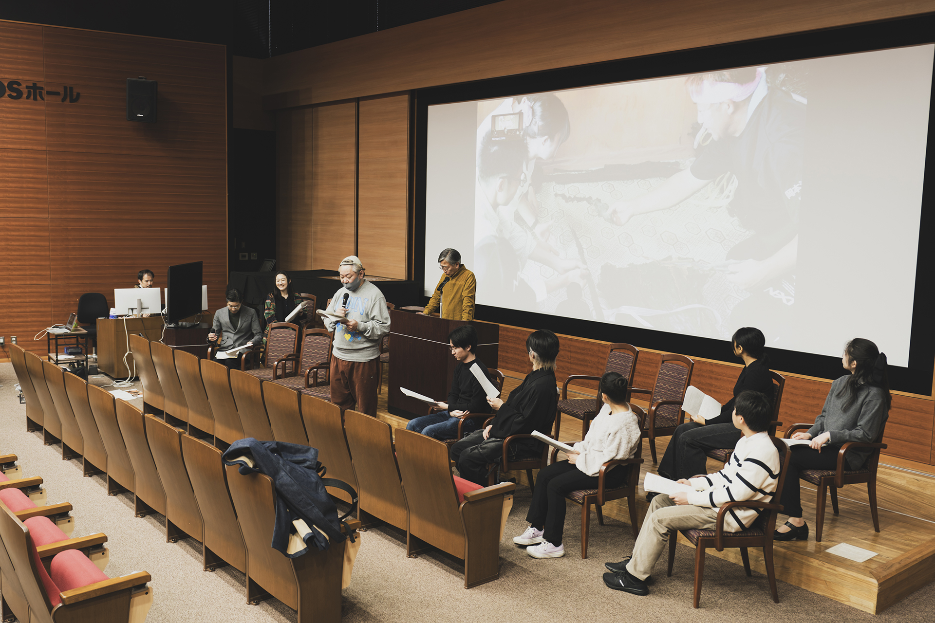 東京大学先端科学技術研究センター内のENEOSホールで行なわれたリハーサルには、本番で登壇した学生たちが参加した