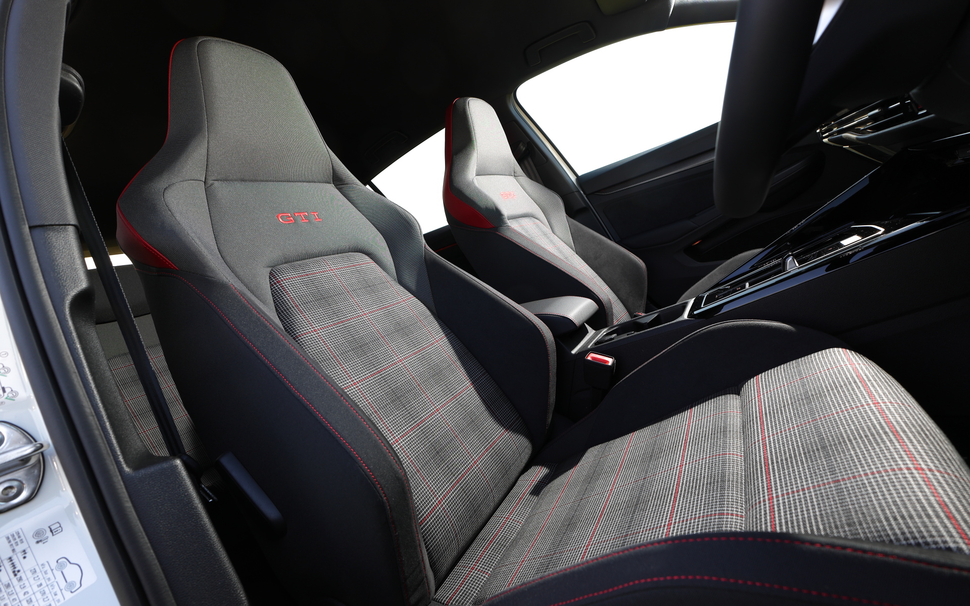 インテリアで印象的なGTI専用ファブリックシート