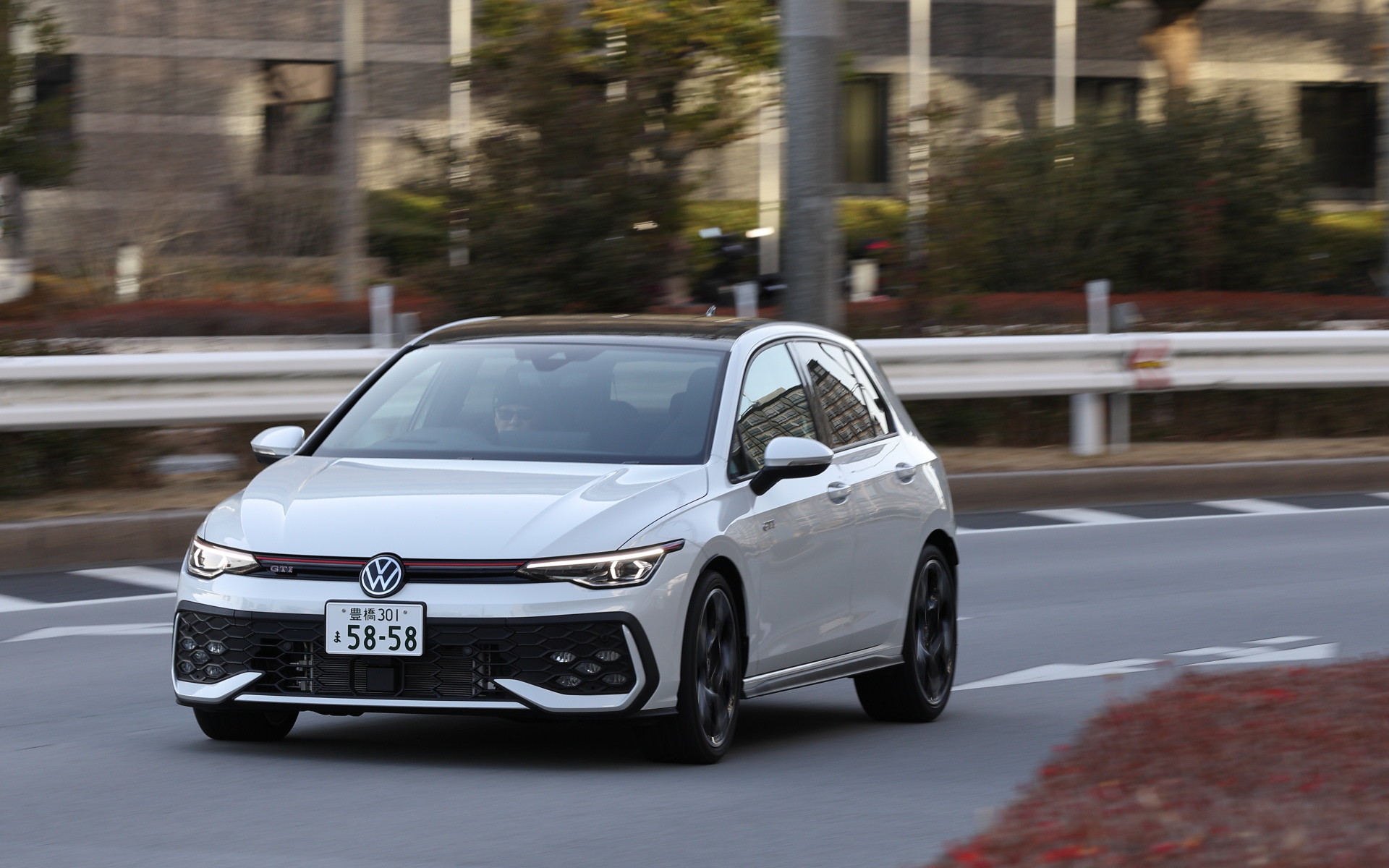 最新のゴルフGTIに試乗