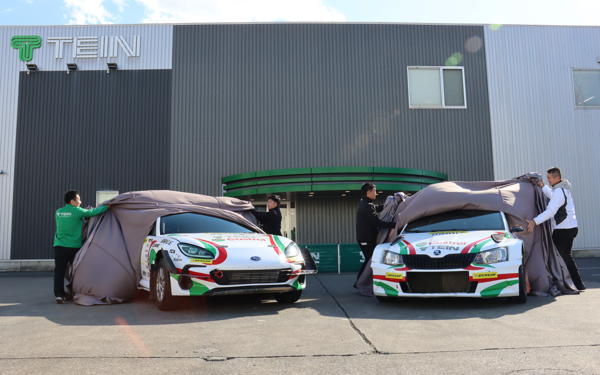 「カストロールカラー」を採用した参戦マシン2台のアンベール