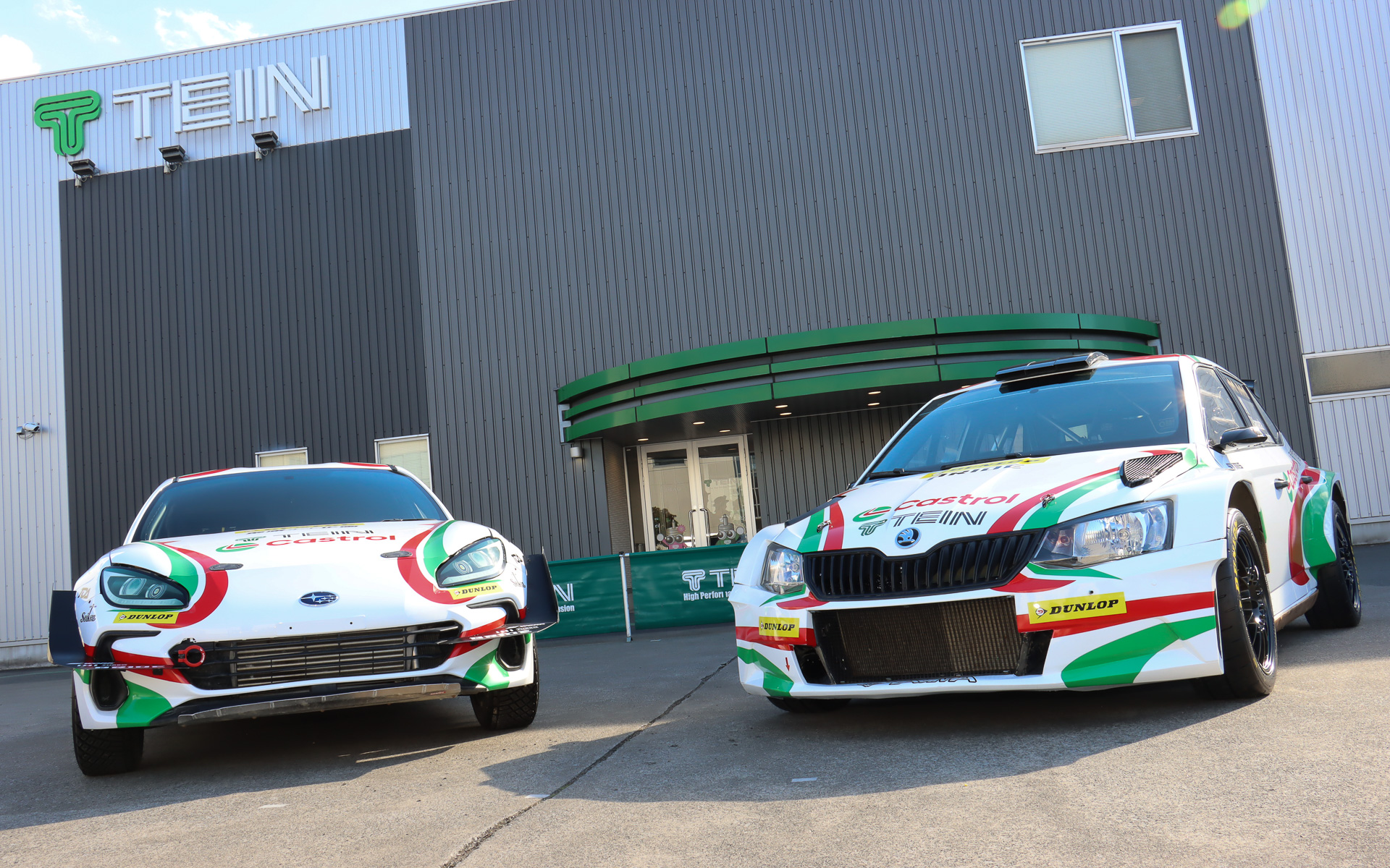 「全日本ダートトライアル選手権」に参戦するスバル「BRZ」と「全日本ラリー選手権」に参戦するシュコダ「ファビア R5」