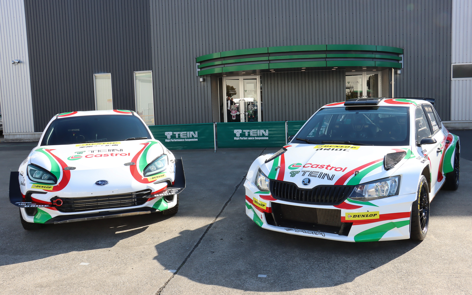 「全日本ダートトライアル選手権」に参戦するスバル「BRZ」と「全日本ラリー選手権」に参戦するシュコダ「ファビア R5」