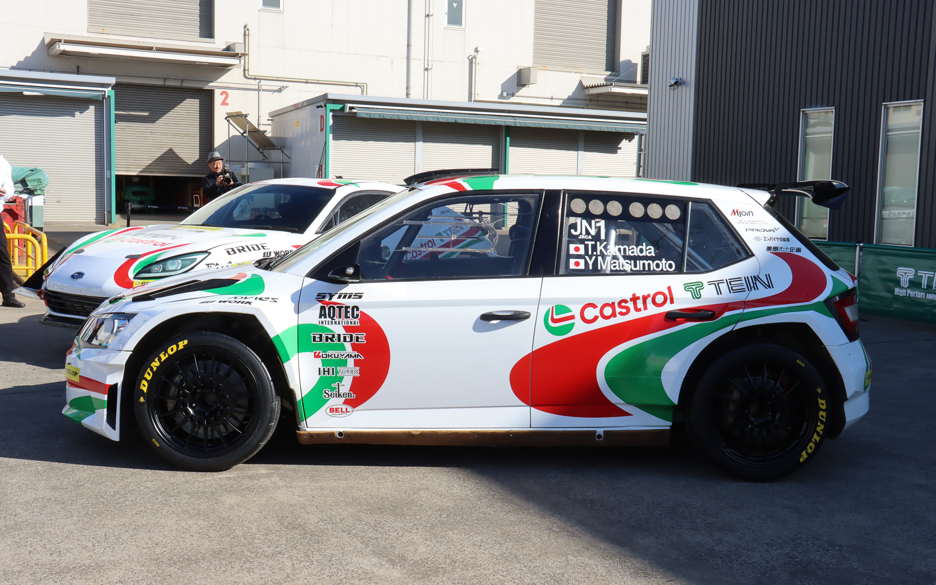 カストロールカラーをまとったシュコダ・ファビア R5