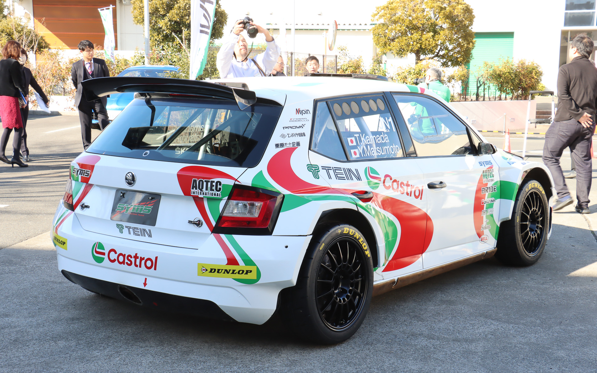 カストロールカラーをまとったシュコダ・ファビア R5