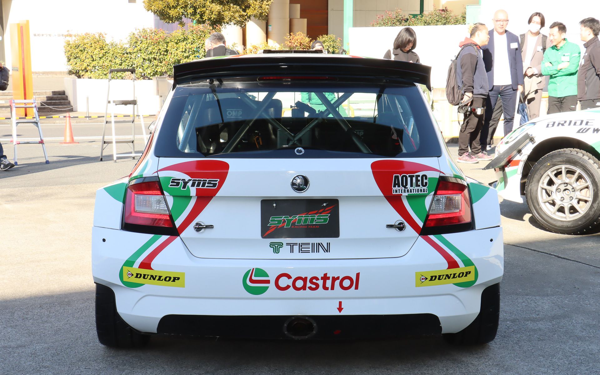 カストロールカラーをまとったシュコダ・ファビア R5