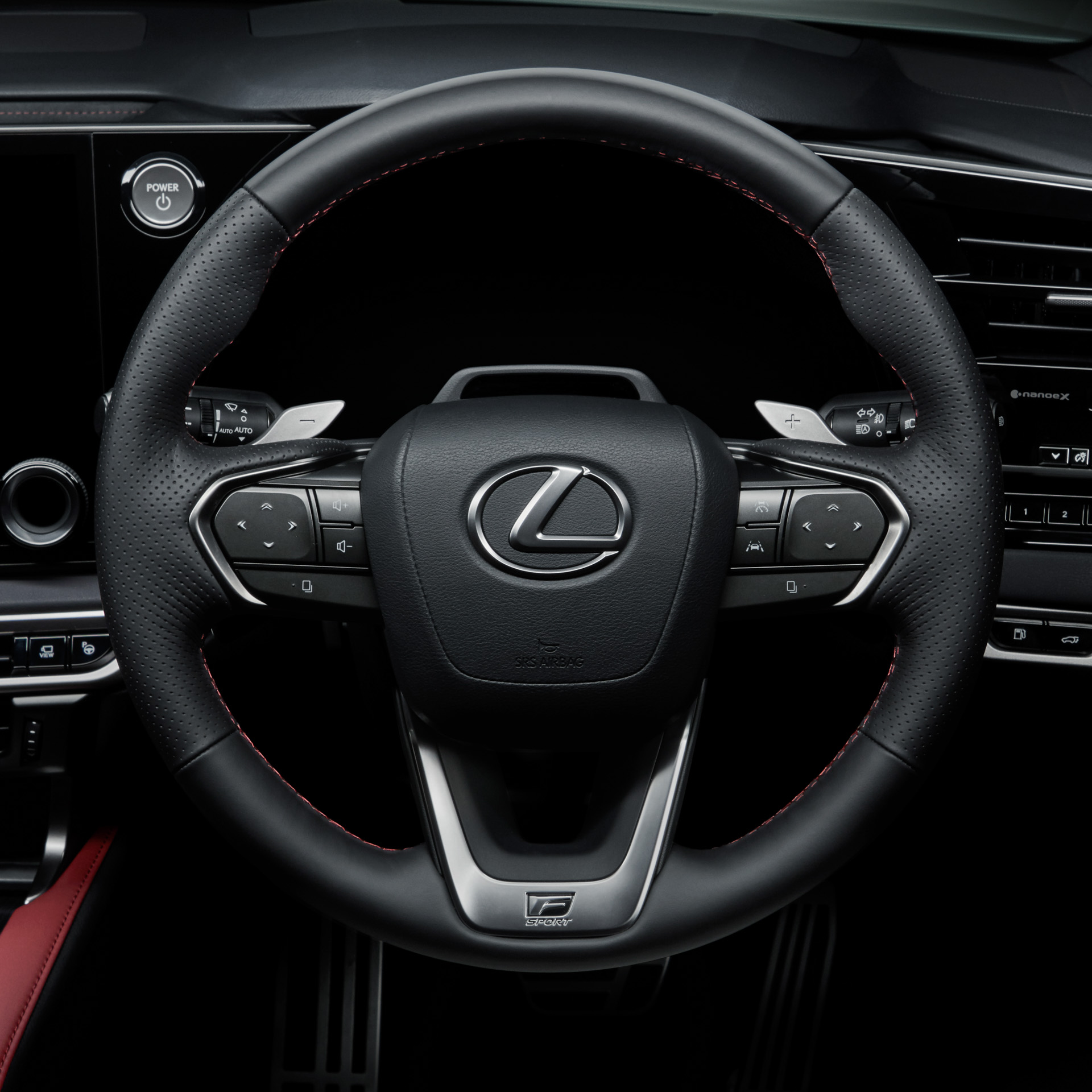 “Fsport Performance”インテリア（ディンプル本革ステアリング（パドルシフト付））