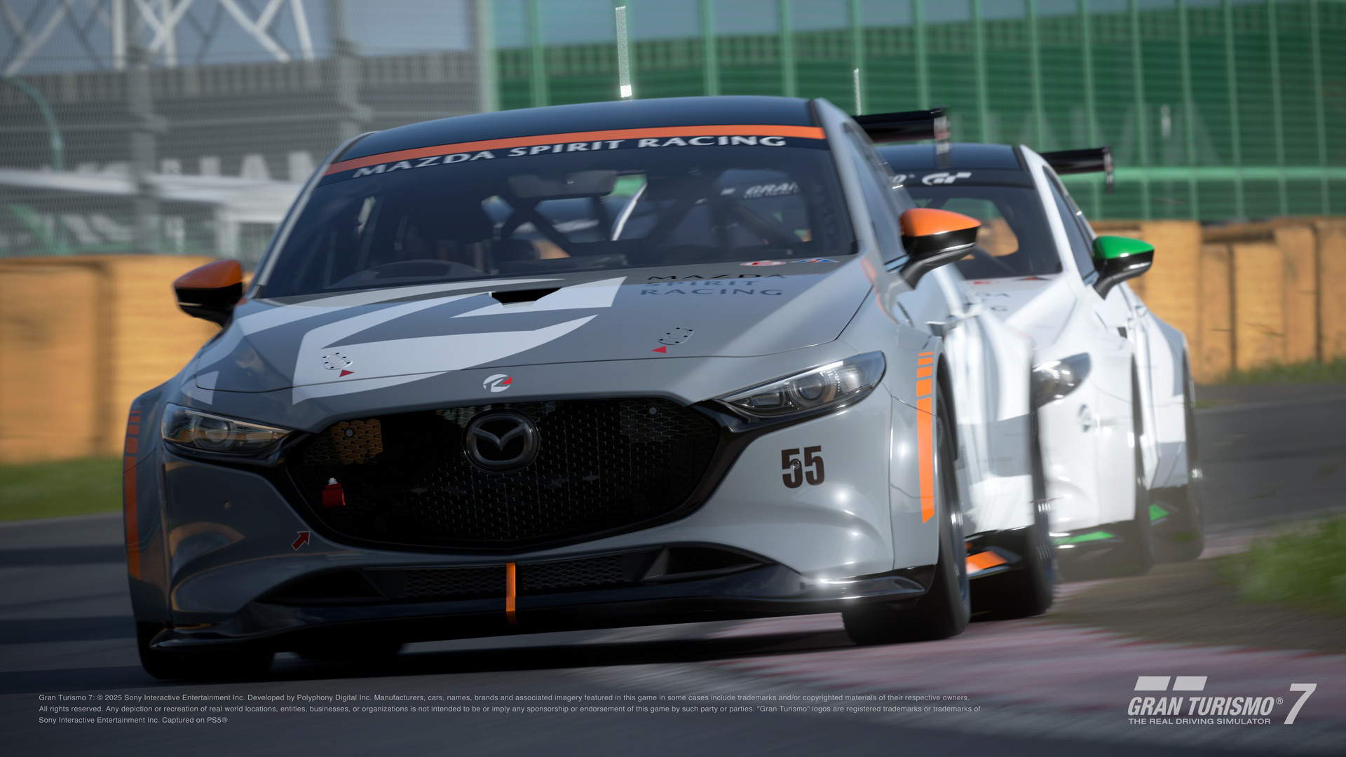 ブランドセントラルでは、マツダのショールームで販売中の「MAZDA3 Gr.4」に、新しいボディカラーを追加