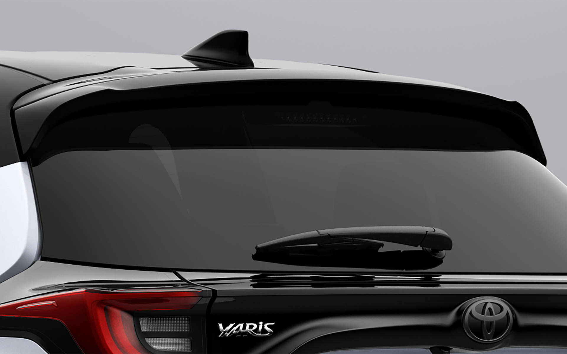 ヤリス Z“URBANO”リアルーフスポイラー（ブラック）