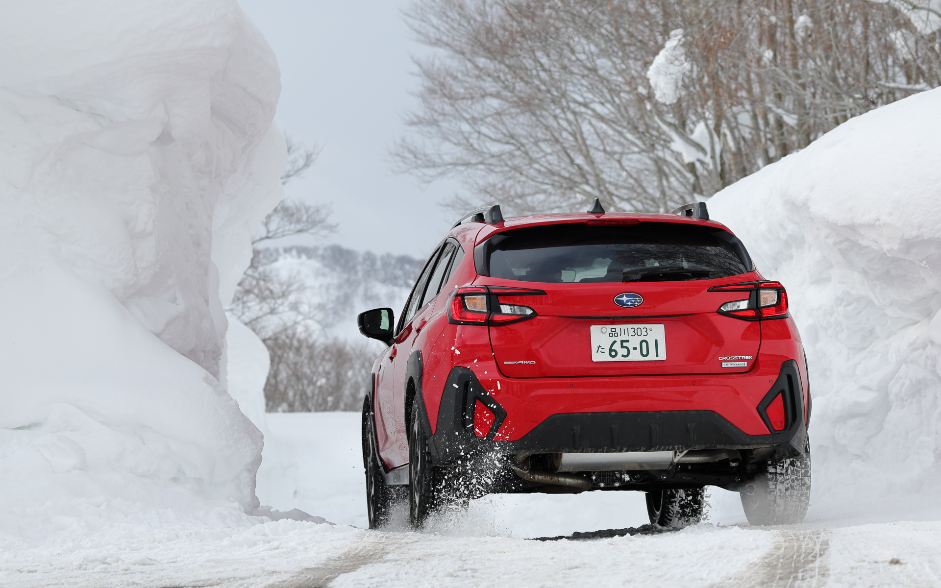 雪道を走るクロストレック S：HEV