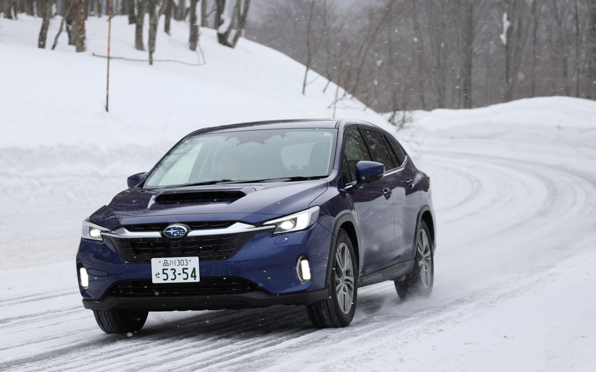 レヴォーグ レイバック Limited EX（399万3000円）。ボディサイズは4770×1820×1570mm（全長×全幅×全高）、ホイールベースは2670mm。最高出力130kW（177PS）/5200-5600rpm、最大トルク300Nm（30.6kgfm）/1600-3600rpmを発生する水平対向4気筒DOHC 1.8リッター直噴ターボ“DIT”エンジン「CB18」を搭載。トランスミッションにはリニアトロニック（CVT）を組み合わせる。WLTCモード燃費は13.6km/L