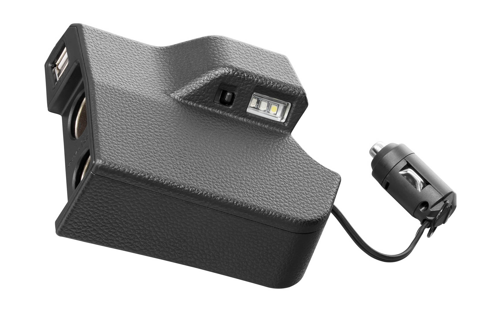 アクセサリーソケットから電源を取り、アクセサリーソケットを2個、Type-AのUSBポートを2個増設可能。ダウンライトも内蔵する