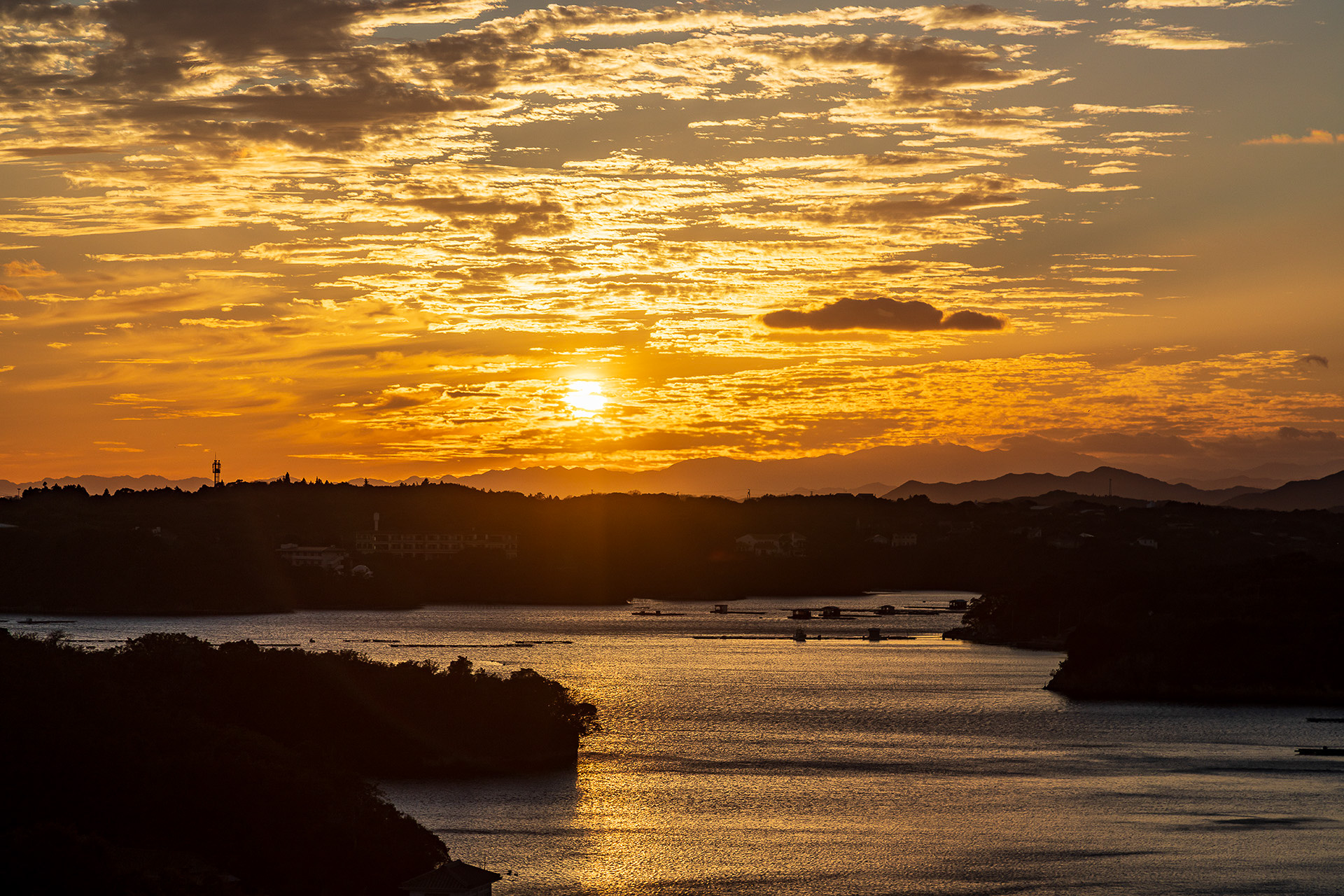 夕方に伊勢志摩に到着したタイミングで夕日がお出迎えしてくれた