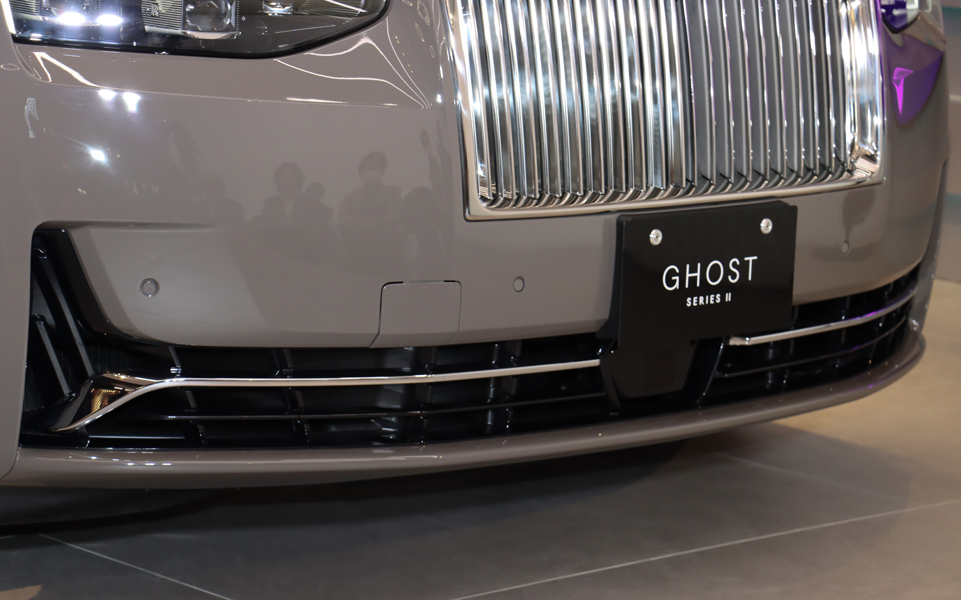 フロントマスクはよりクリーンで現代的なデザインとなった