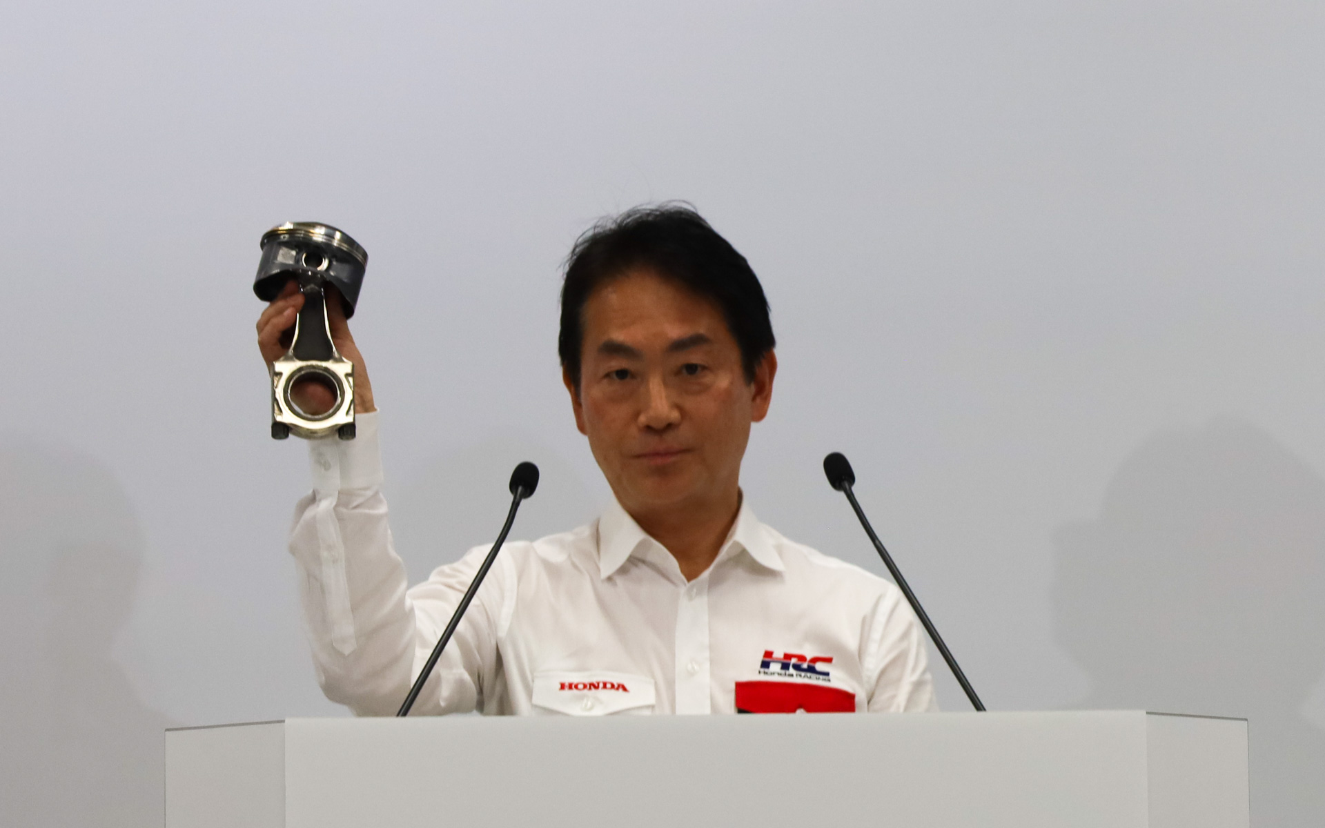 メモラビリア事業も検討され、一例としてアイルトン・セナが使用したV10エンジンの部品を販売予定