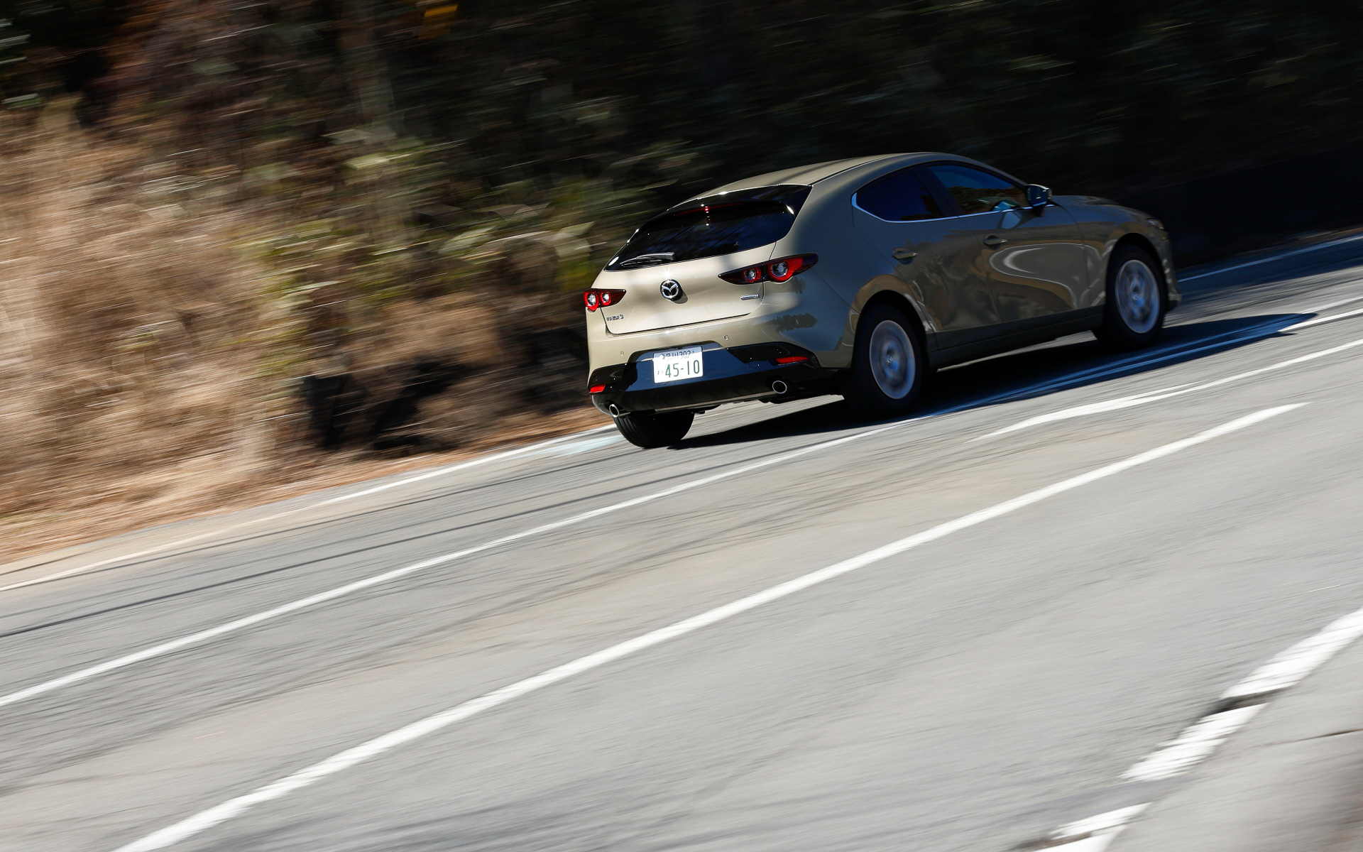 ワインディングにおいても腰くだけになるような動きはなく、しっかりと路面を捉えてくれる印象