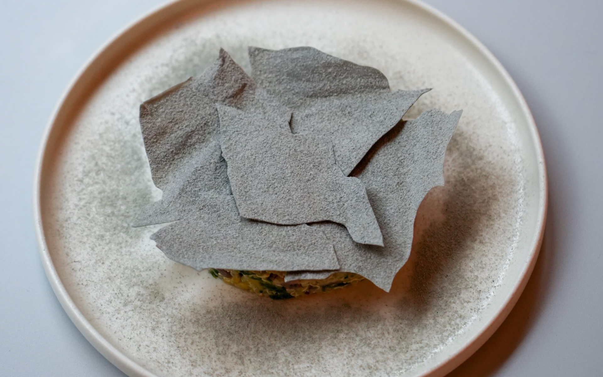 BMWの新型「2シリーズ グランクーペ」をイメージしたスペシャルメニュー「マグロとキヌア、アボカドのタルタル仕立て ～ヨーグルトのカモフラージュ～」