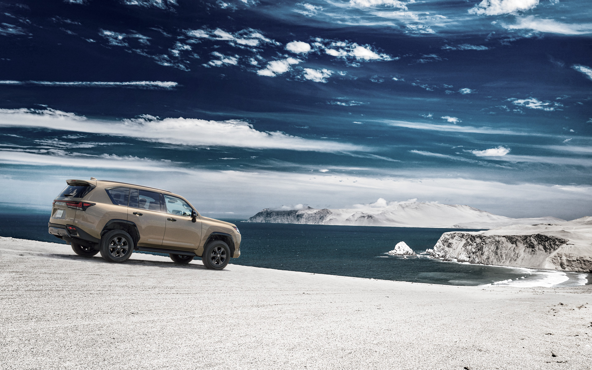 LX700h“OVERTRAIL+”（ムーンデザート）