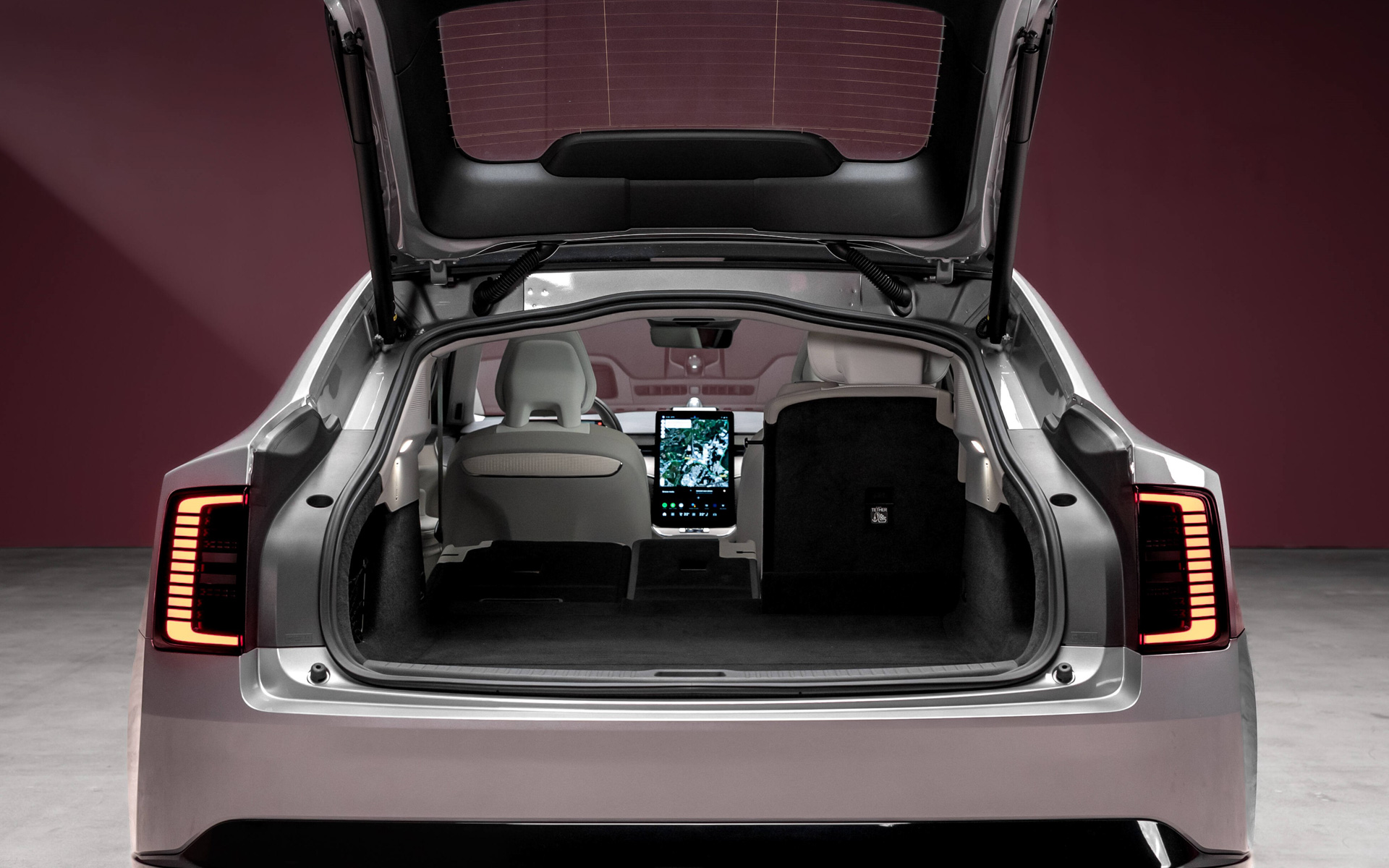 新型EV「ES90」の収納やインテリア