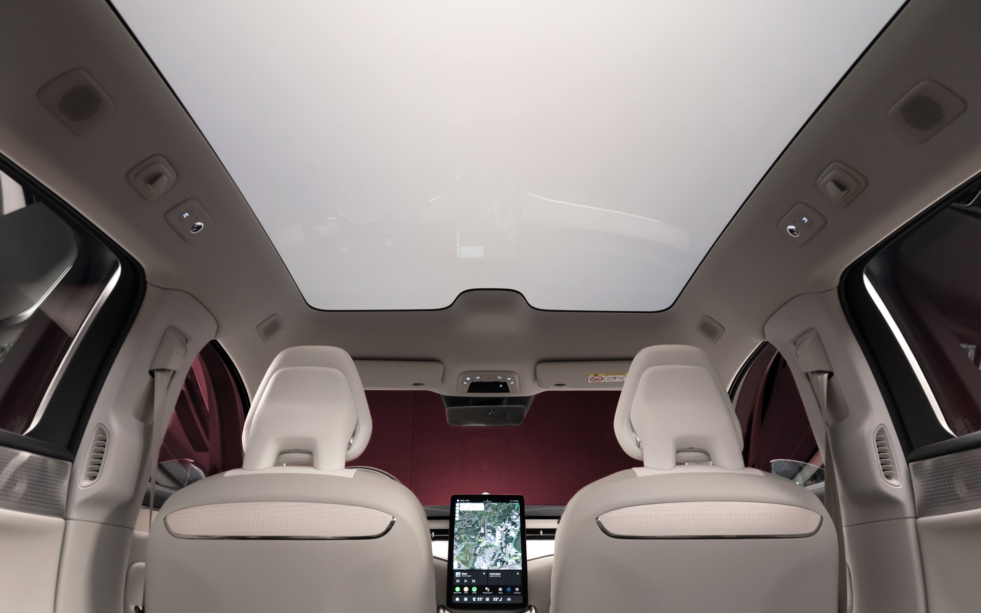 新型EV「ES90」の収納やインテリア