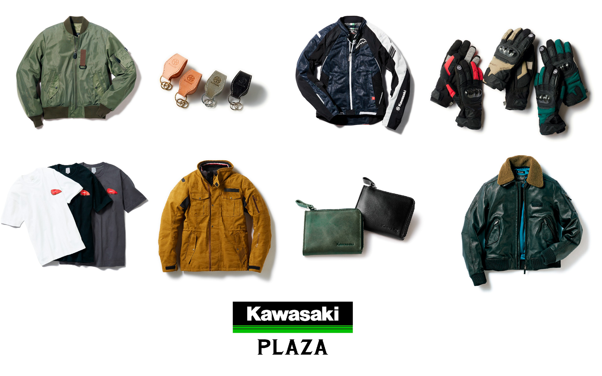 カワサキブース内、カワサキプラザコーナーではモーターサイクルライフを彩る多数のカワサキ プラザ アパレルが販売される