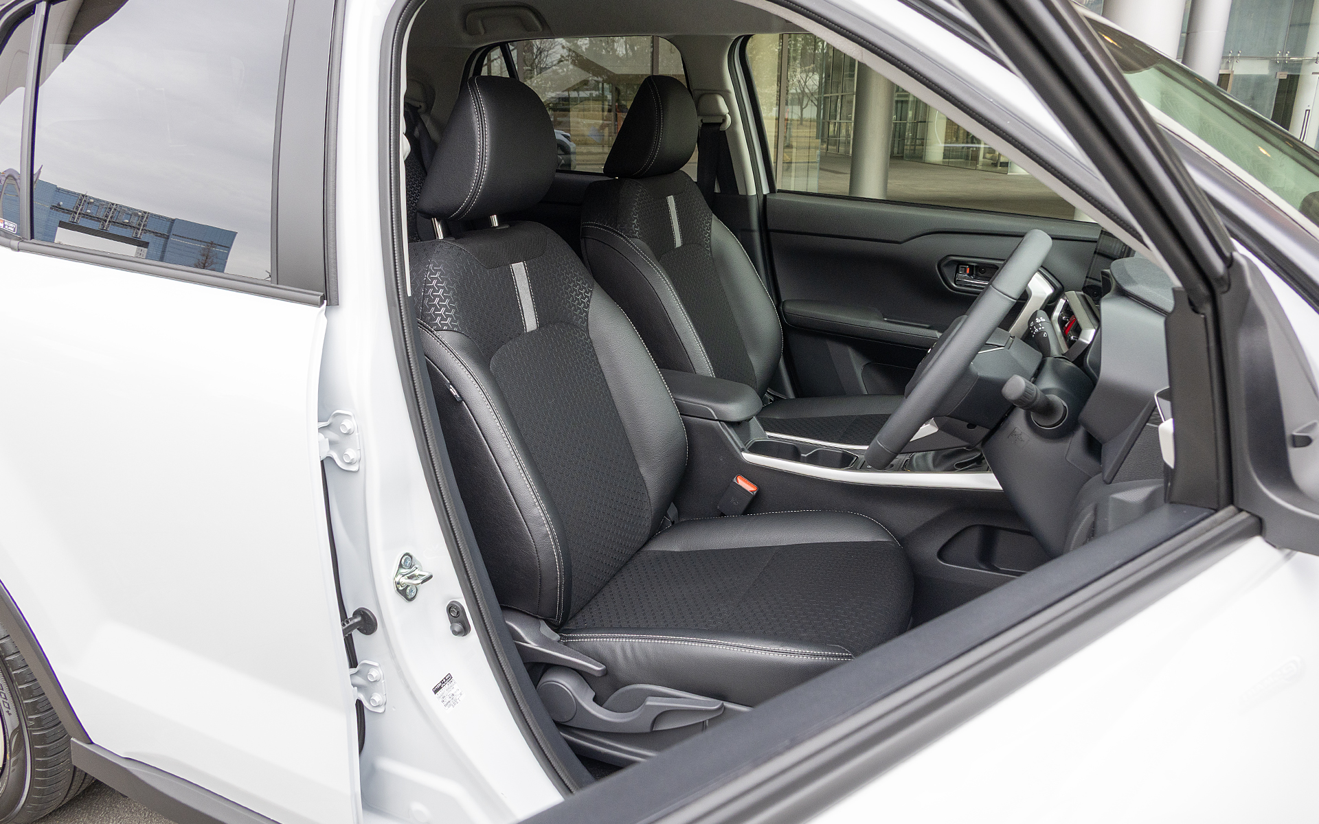 プレミアムGという上級グレードなのでデザインや装備はしっかりしている