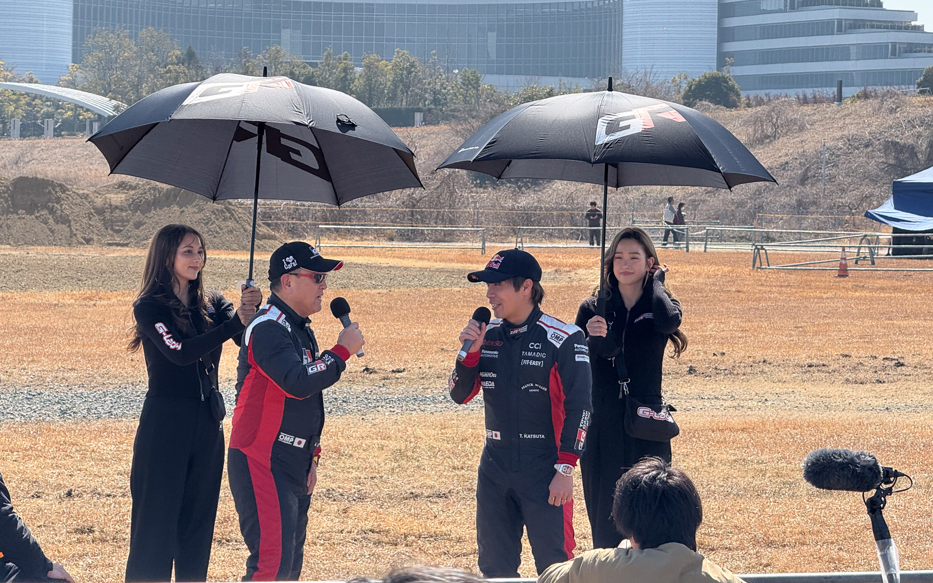 デモラン後には、勝田貴元選手とミニトークショーを実施