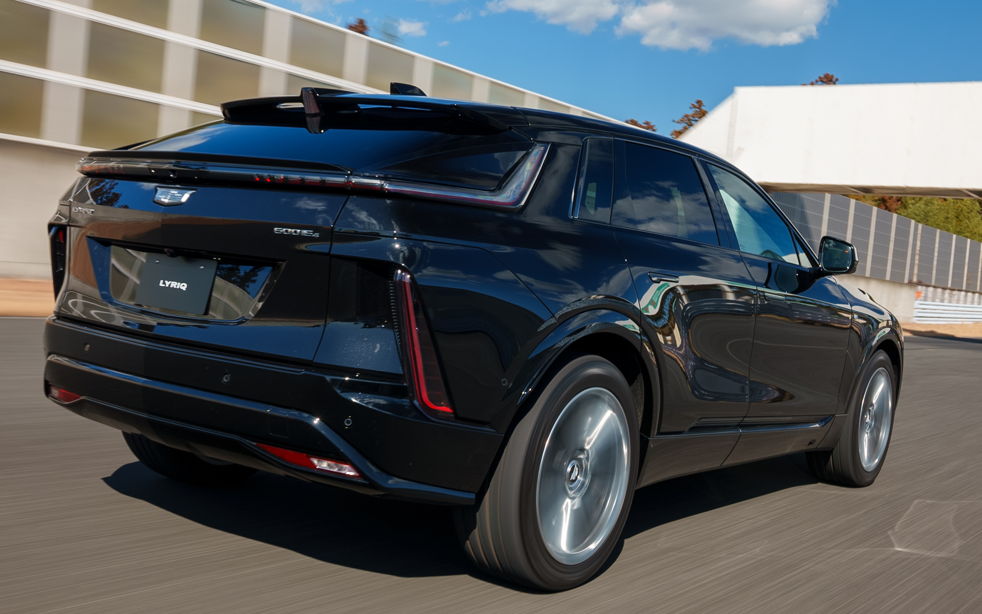 キャデラック「リリック」