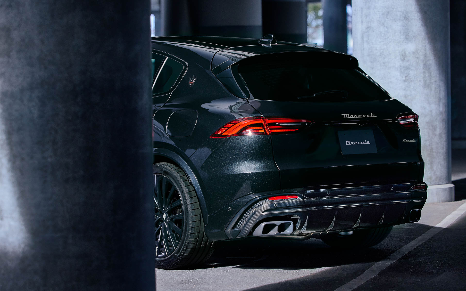 グレカーレ トロフェオ “ネロ インフィニート”のエクステリアイメージ