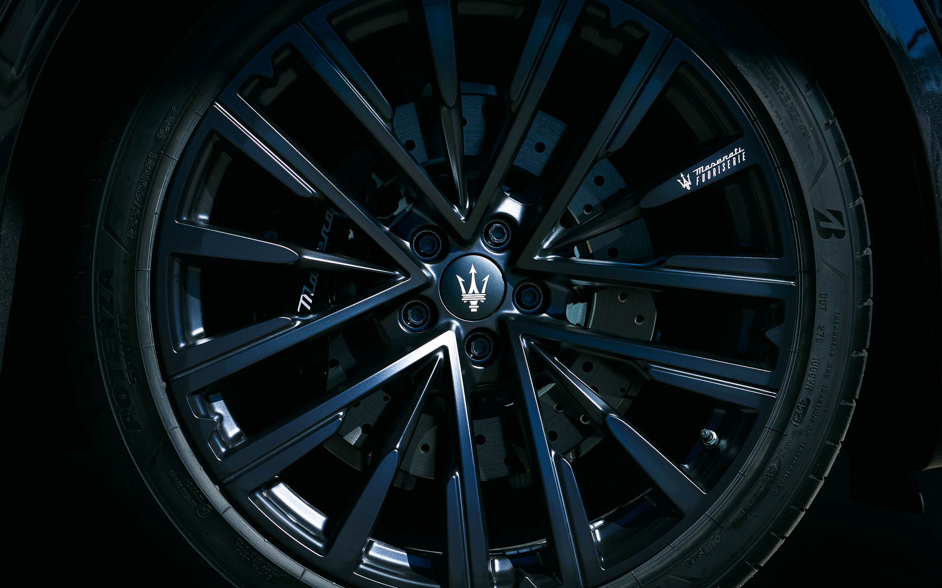 グレカーレ トロフェオ “ネロ インフィニート”のエクステリアイメージ