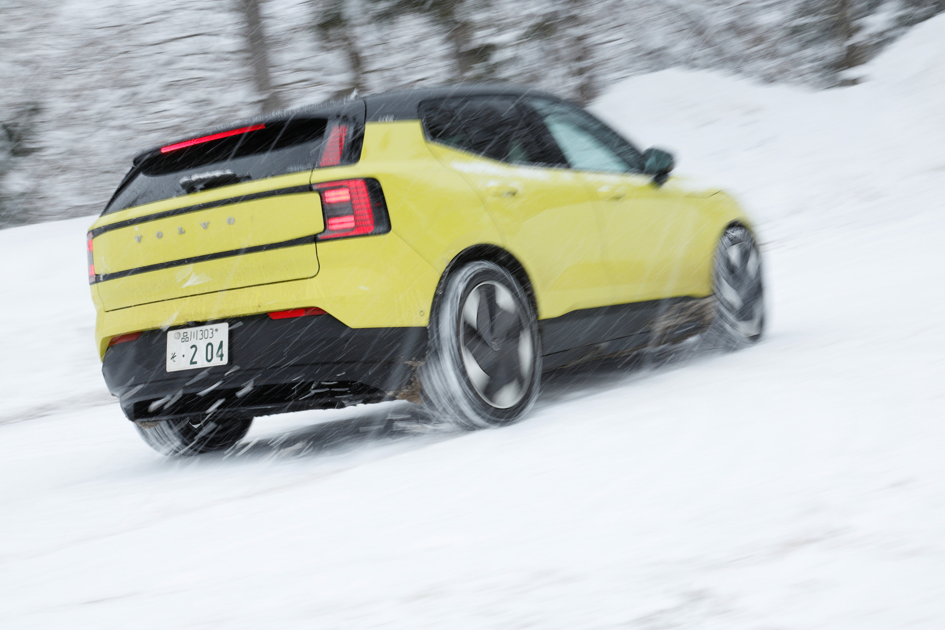 アクセルワークでクルマの挙動をコントロールできるRWDは楽しい