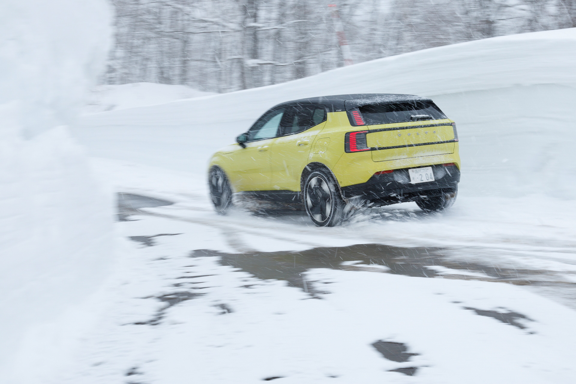 力強く加速してくれるのもEX30の魅力