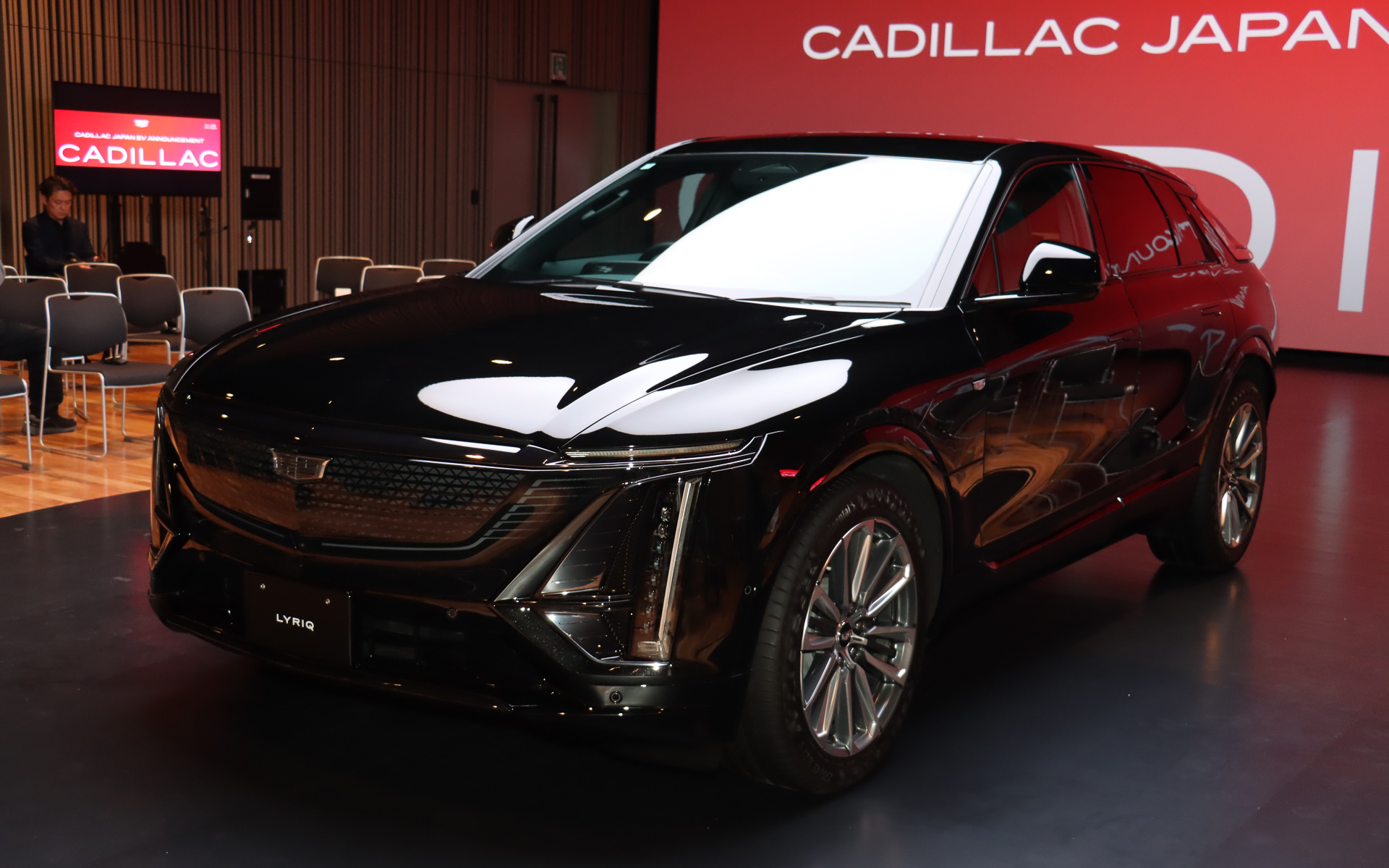 新型BEV（バッテリ電気自動車）「リリック」。ボディカラーは「ステラーブラック メタリック」