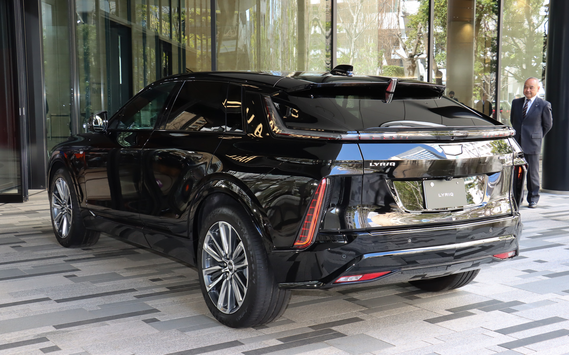 ボディサイズは4995×1985×1640mm（全長×全幅×全高）、ホイールベースは3085mm、車両重量は2650kg