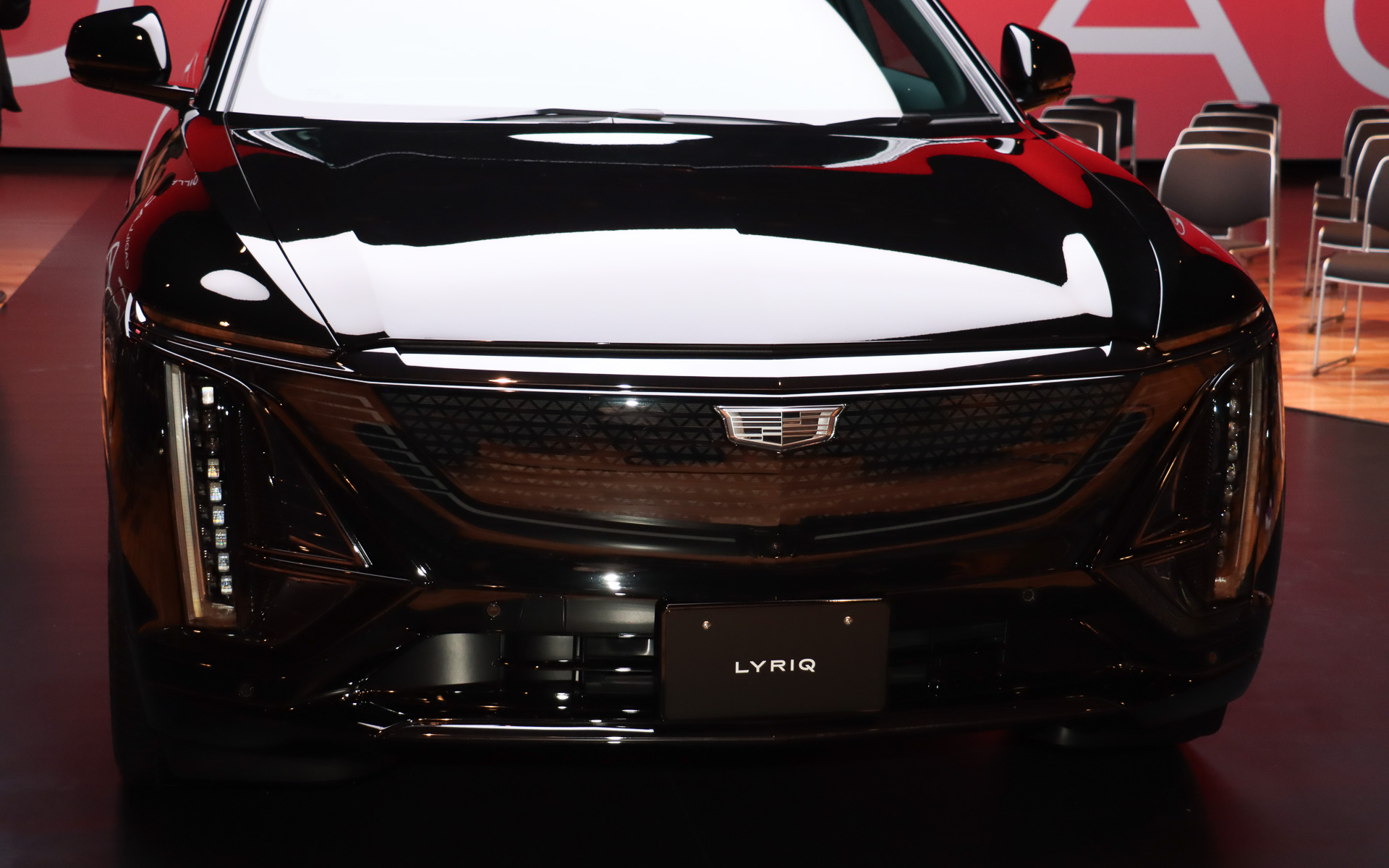 リリックのフロントマスク