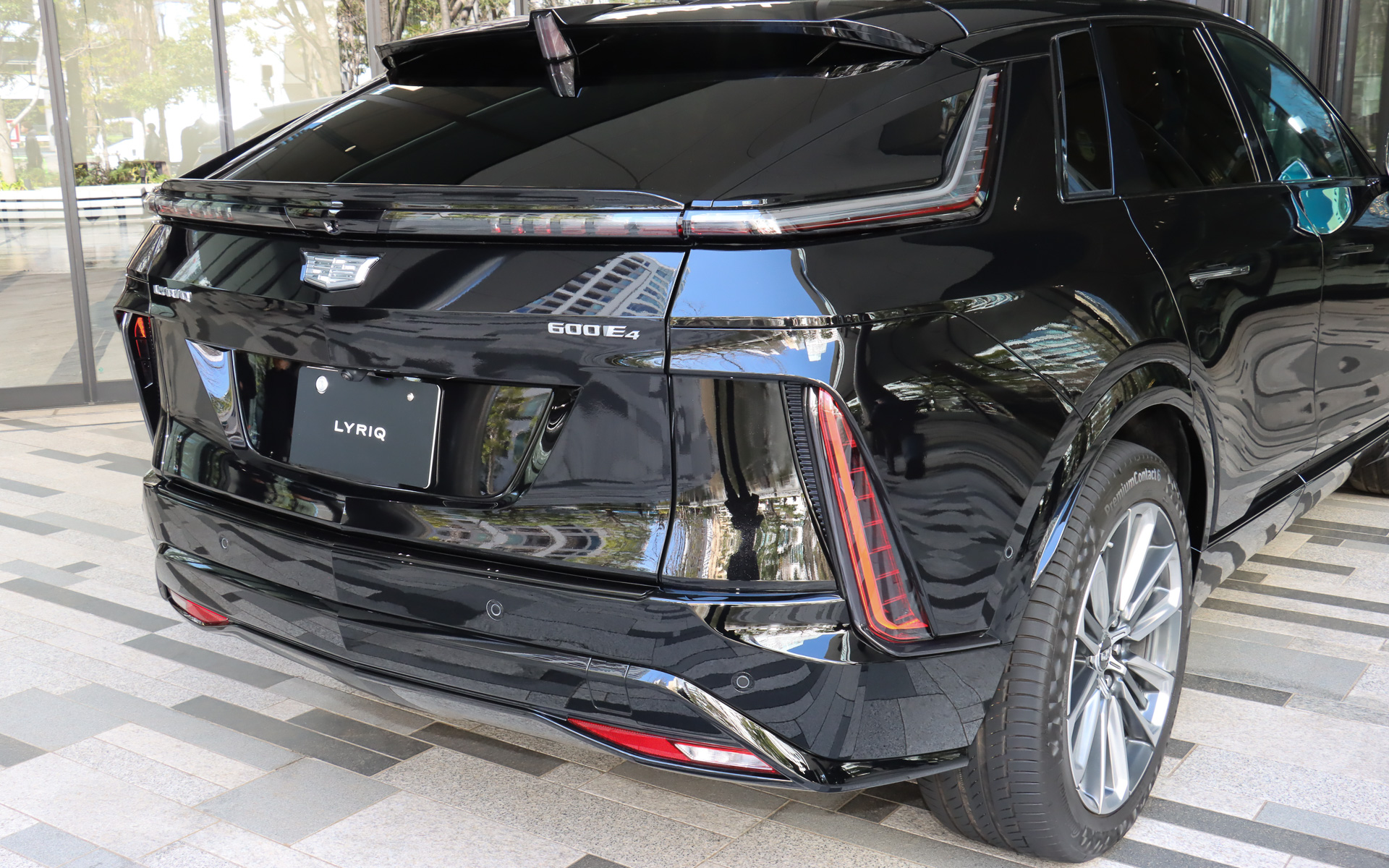 1967年式の「エルドラド」をモチーフとしたテールランプなどを採用するリアビュー