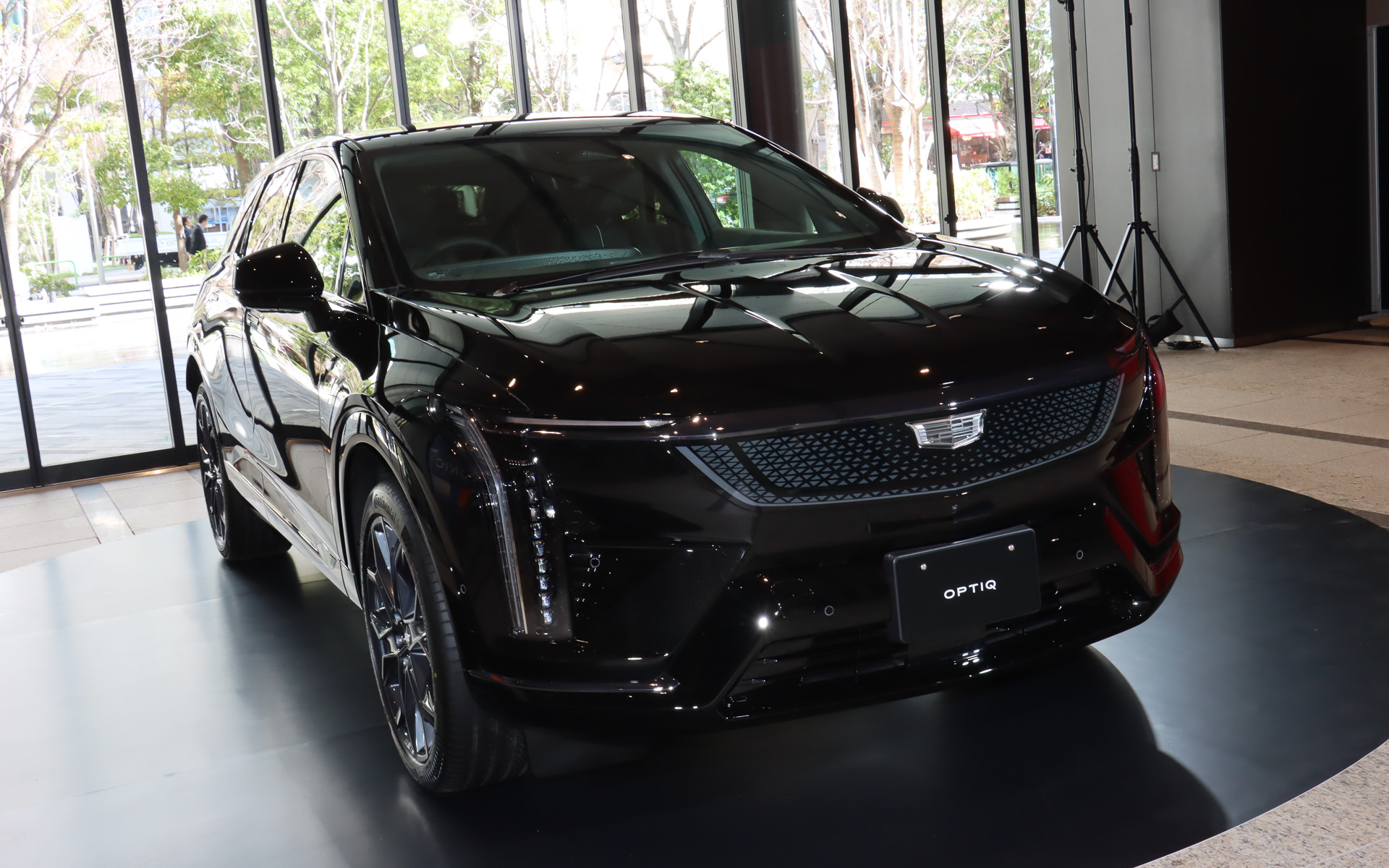 参考展示された新型バッテリEV「オプティック」