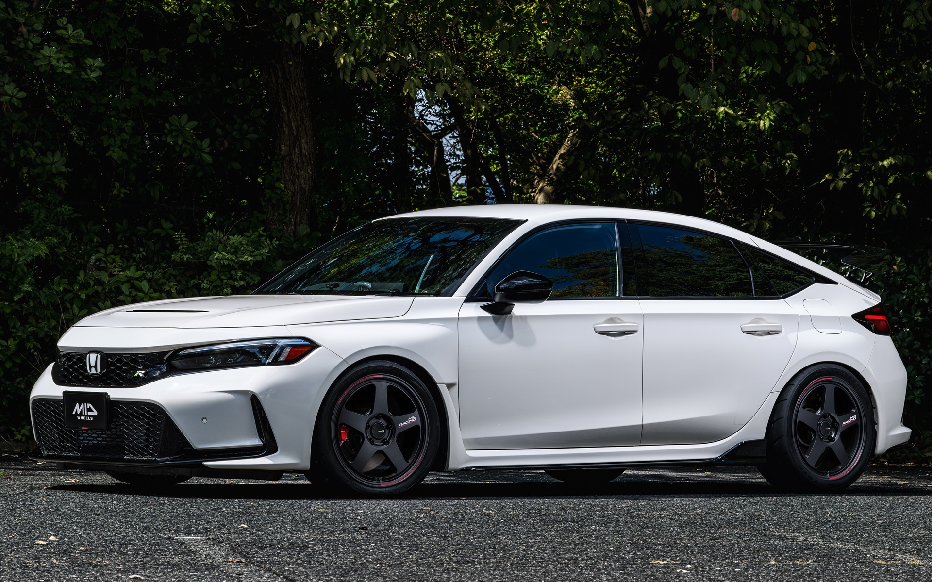 「TR50」ターマックブラック