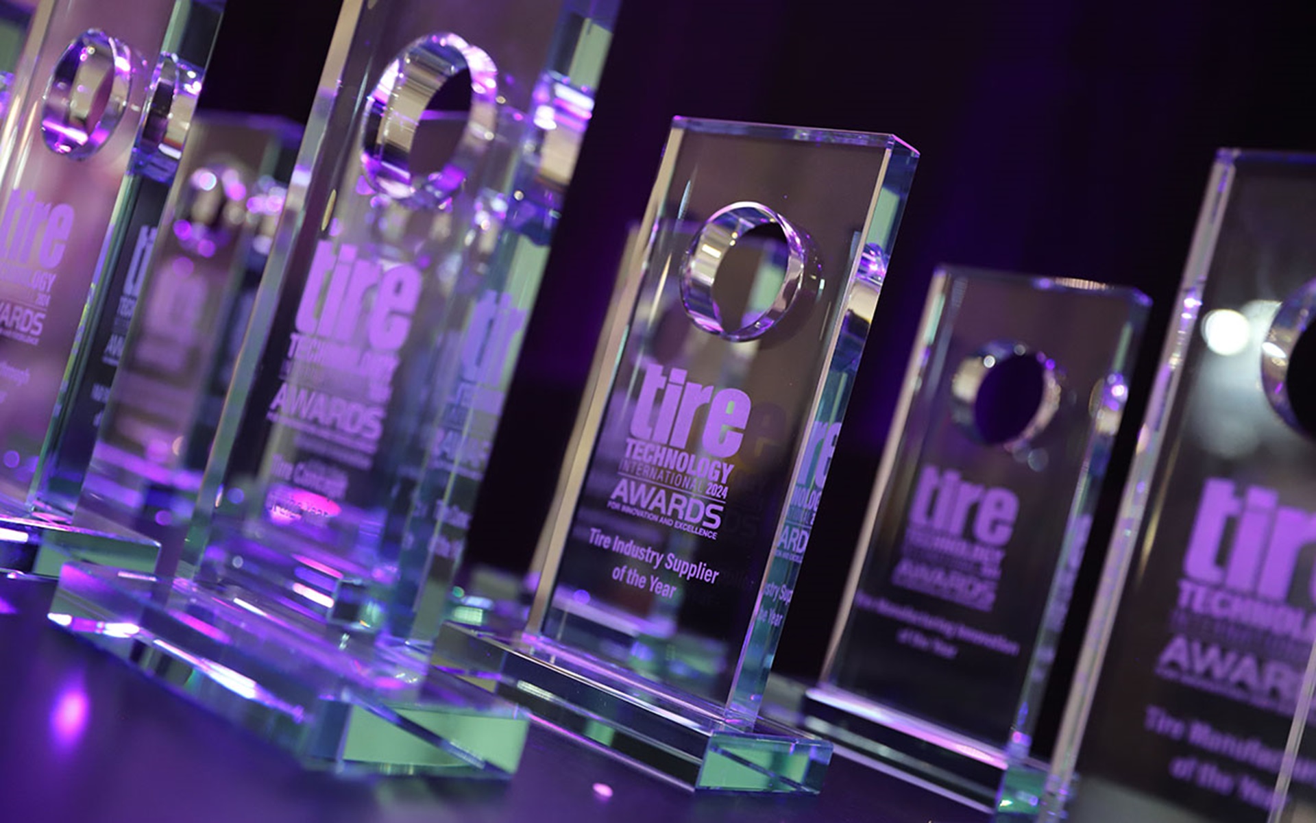 住友ゴム工業の「アクティブトレッド技術」が「R＆D Breakthrough of the Year」を受賞した