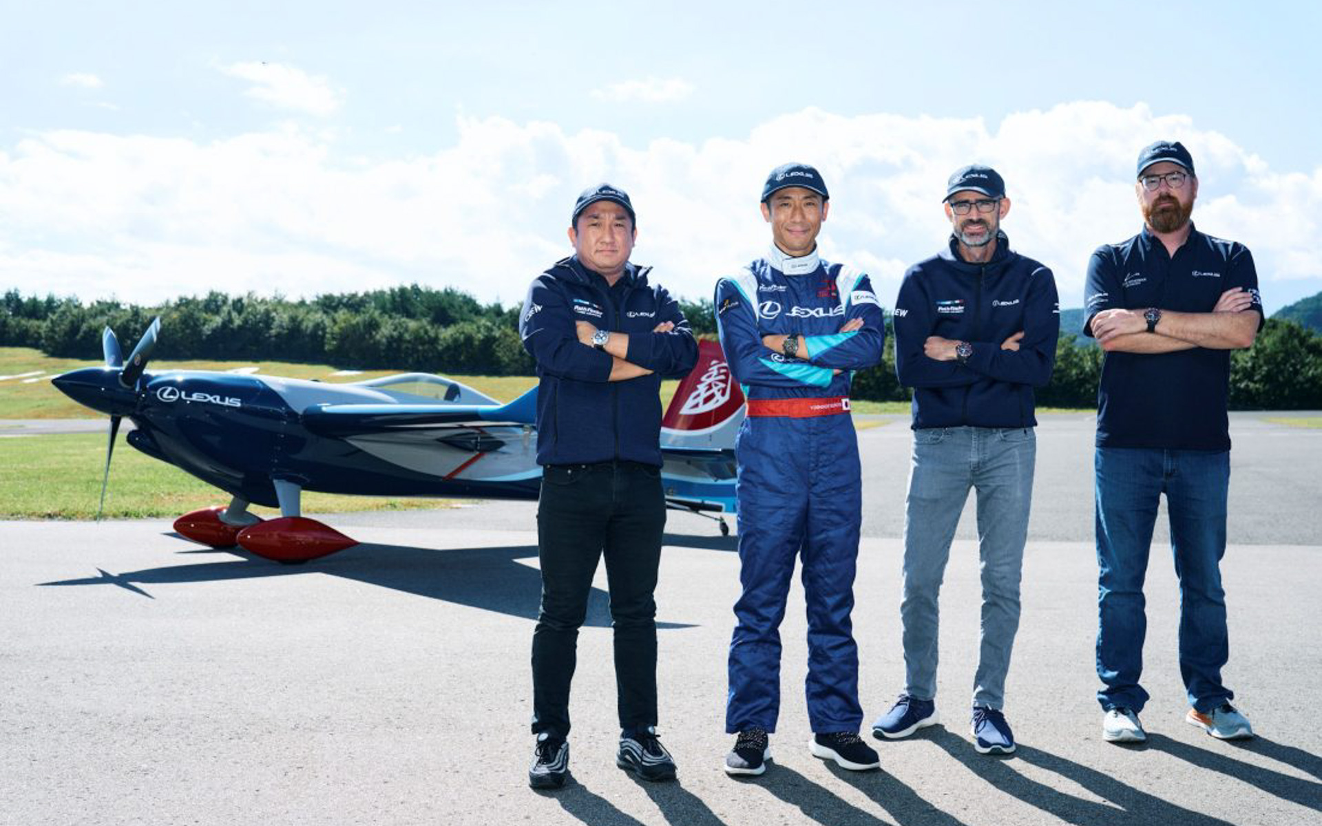 AIR RACE Xで実際に飛行した機体「Zivko Edge 540 v3」を東京日比谷で公開