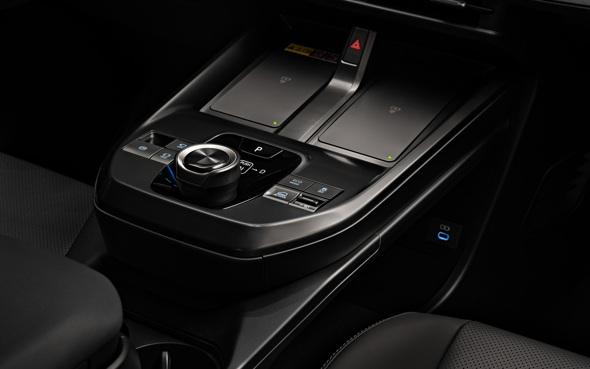 「bZ4X」（欧州仕様）