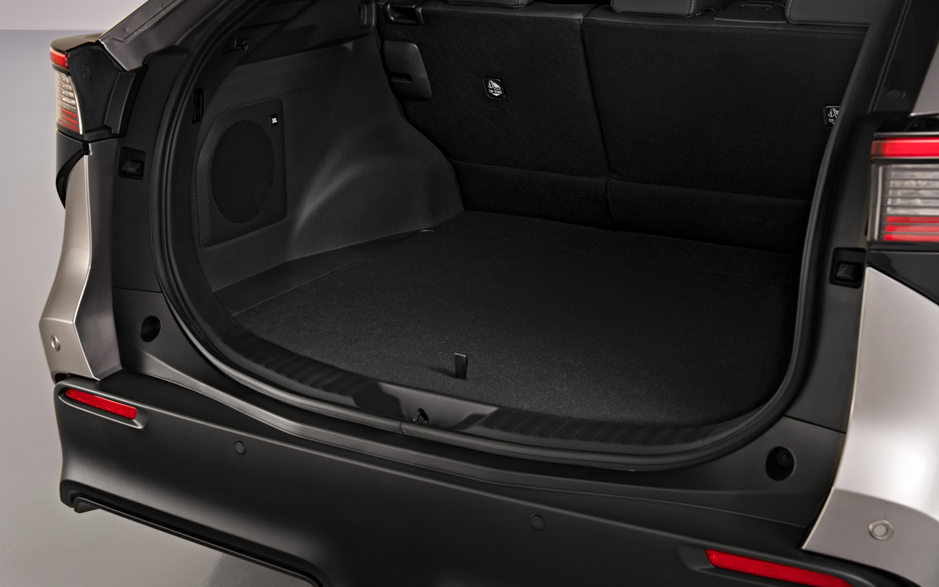 「bZ4X」（欧州仕様）