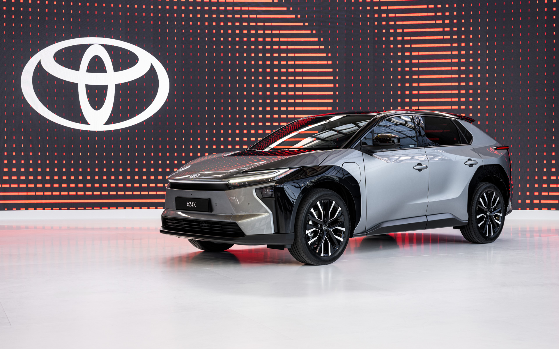 「bZ4X」（欧州仕様）