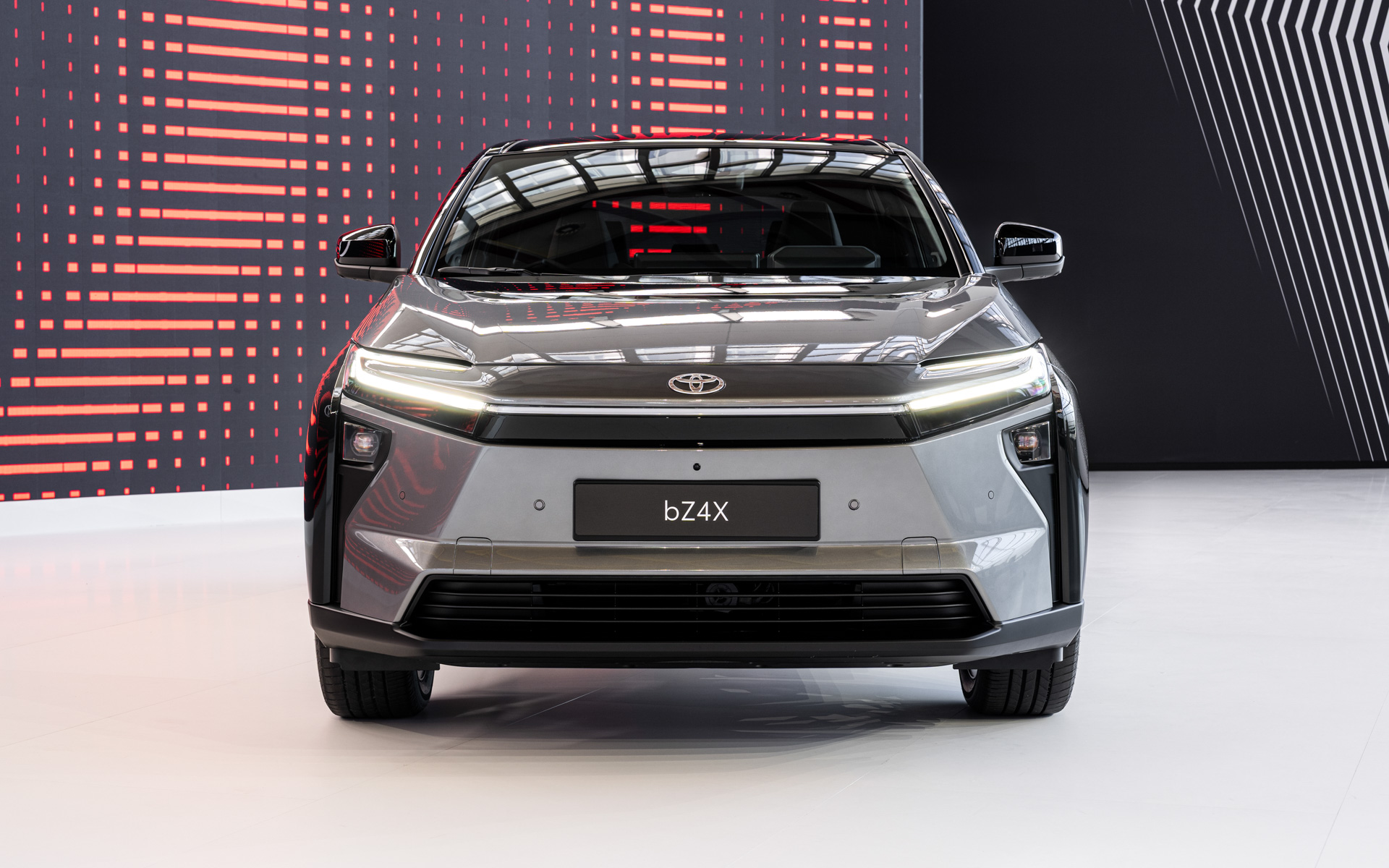 「bZ4X」（欧州仕様）