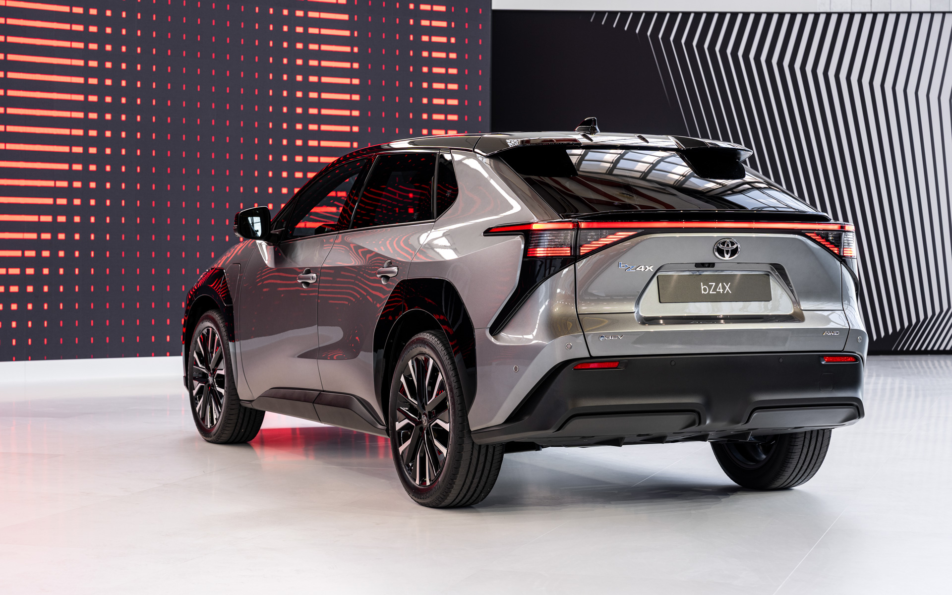 「bZ4X」（欧州仕様）