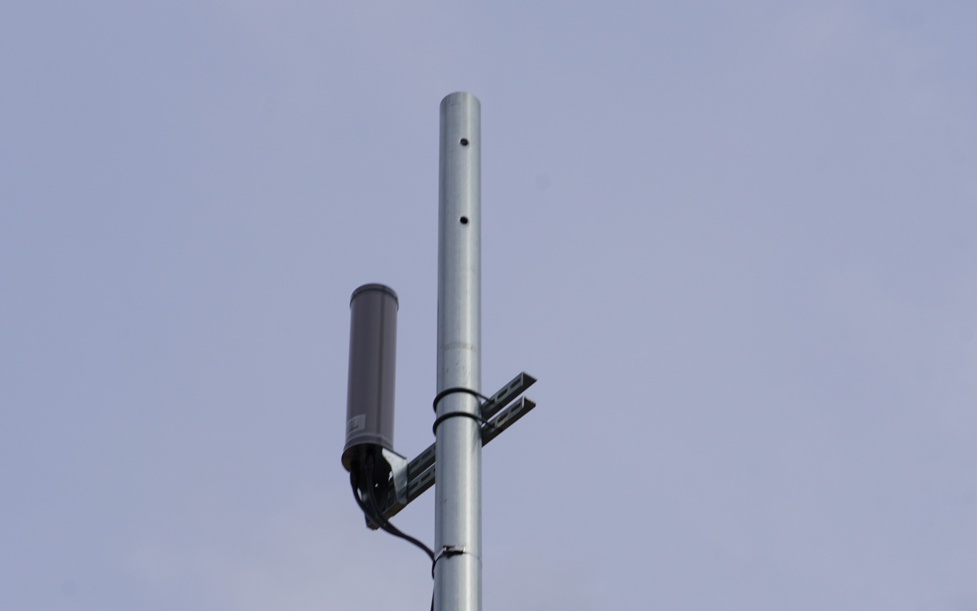 ローカル5Gのアンテナ。こちらは無指向性（＝全方向性）