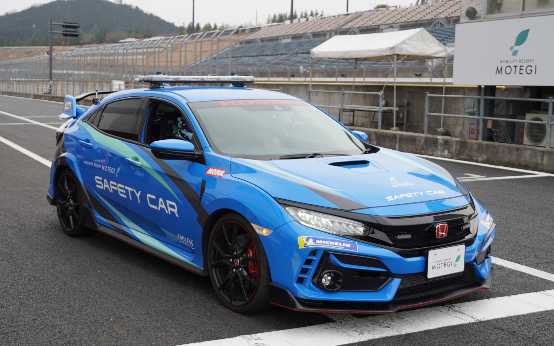 今回の実験の公開に使ったセーフティーカー